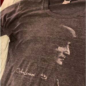 Comfy vintage John Lennon T-shirt